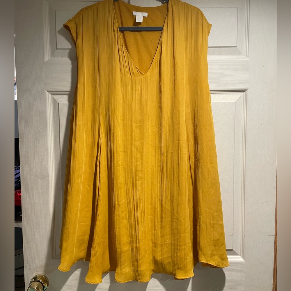 H&M golden yellow pleated mini dress. Size 14. A line, flare.